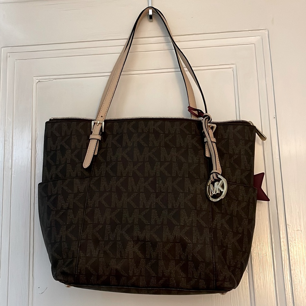 Micheal Kors Jet Set tote